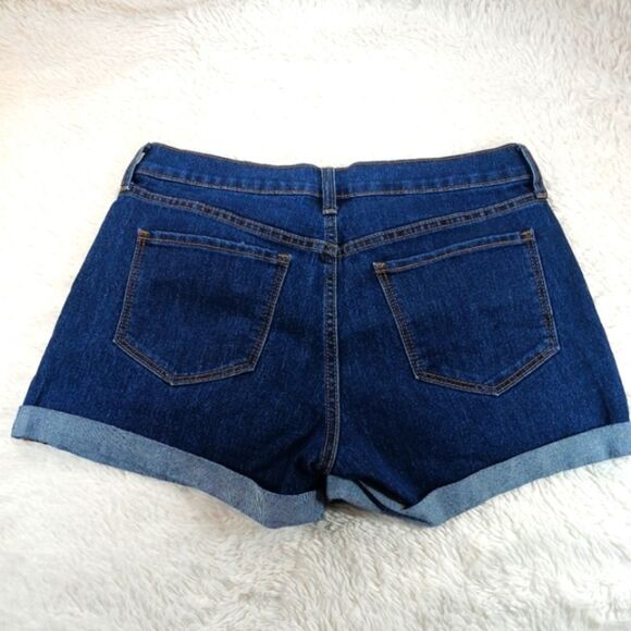 NWOT Old Navy Classic Blue Stretch Denim Women's Shorts Roll Cuff Size 8........ - Picture 5 of 6